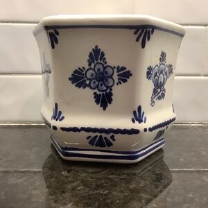 Delft Blue Hexagonal Planter Cachepot
